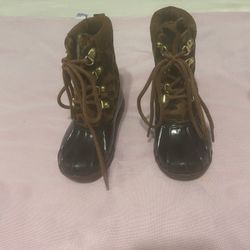 Adrienne Vittadin  Snow boots Size 10