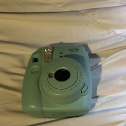 Polaroid camera 