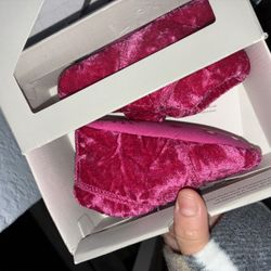 Brand new UGG Bixbee boot 