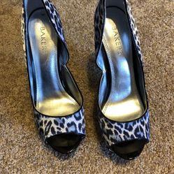 Heels size 7 1/2 worn for a couple hours