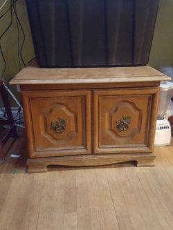 Antique coffee table with storage
