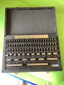 81 piece gauge block set CLEAN