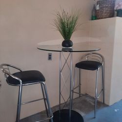 Set Of Glass Table And 2 chairs 