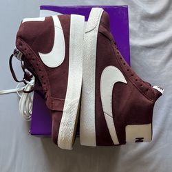 NIKE BLAZER MID SB