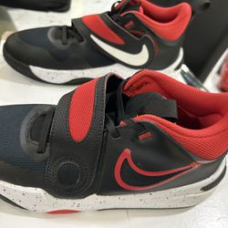 Nike Shoes Size 6 1/2  