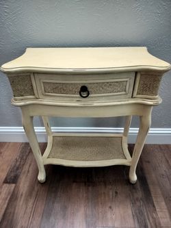 Entry way table