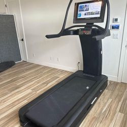NEW Treadmill Nordictrack Elite Incline Traine