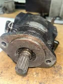 Hydraulics. Pumps,hoses,valves.