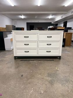 Modern Aspen Home White 6 Drawer Dresser