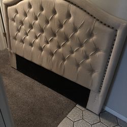 OUEEN FABRIC HEADBOARD 