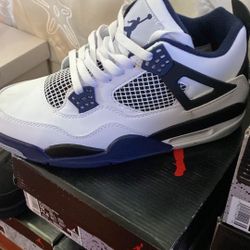 Air Jordan 4 Retro