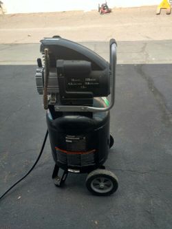 Husky 10 Gallon 135 PSI air compressor