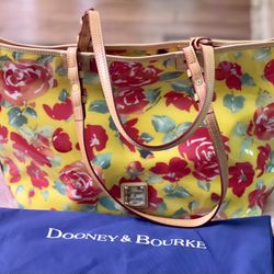 Dooney & Bourke Large Tote Handbag
