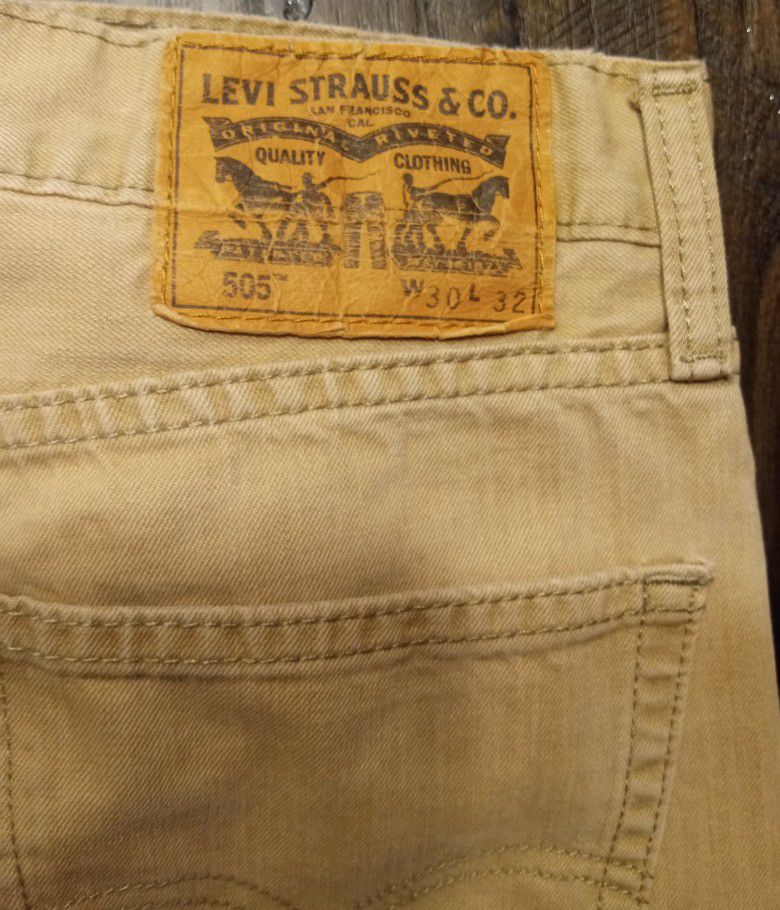 Levi's 505 Regular Fit Jeans Men's 30 x 32 Tan for Sale in Groveport, OH -  OfferUp