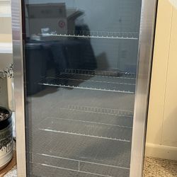 Insignia Mini Fridge Holds 115 Cans