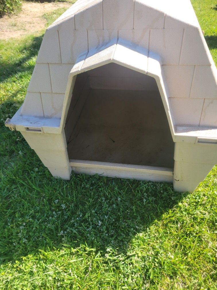 Med/ Large Dog house 🐕!