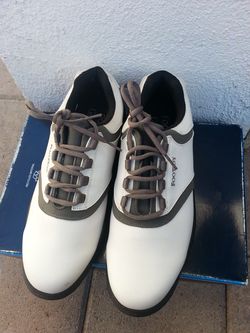 Golf shoes