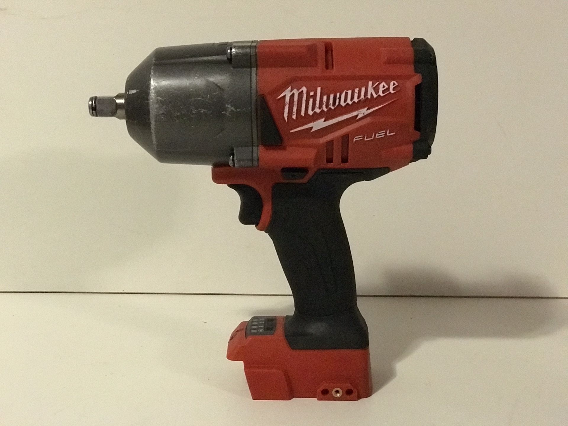 MILWAUKEE M18 FUEL CORDLESS 1/2in IMPACT WRENCH HIGH TORQUE 1,400FT LB NO BATTERY OR CHARGER INCLUDED TOOL ONLY SOLO LA HERRAMIENTA