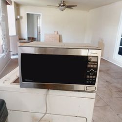 Microwave Panasonic 1300 Watts