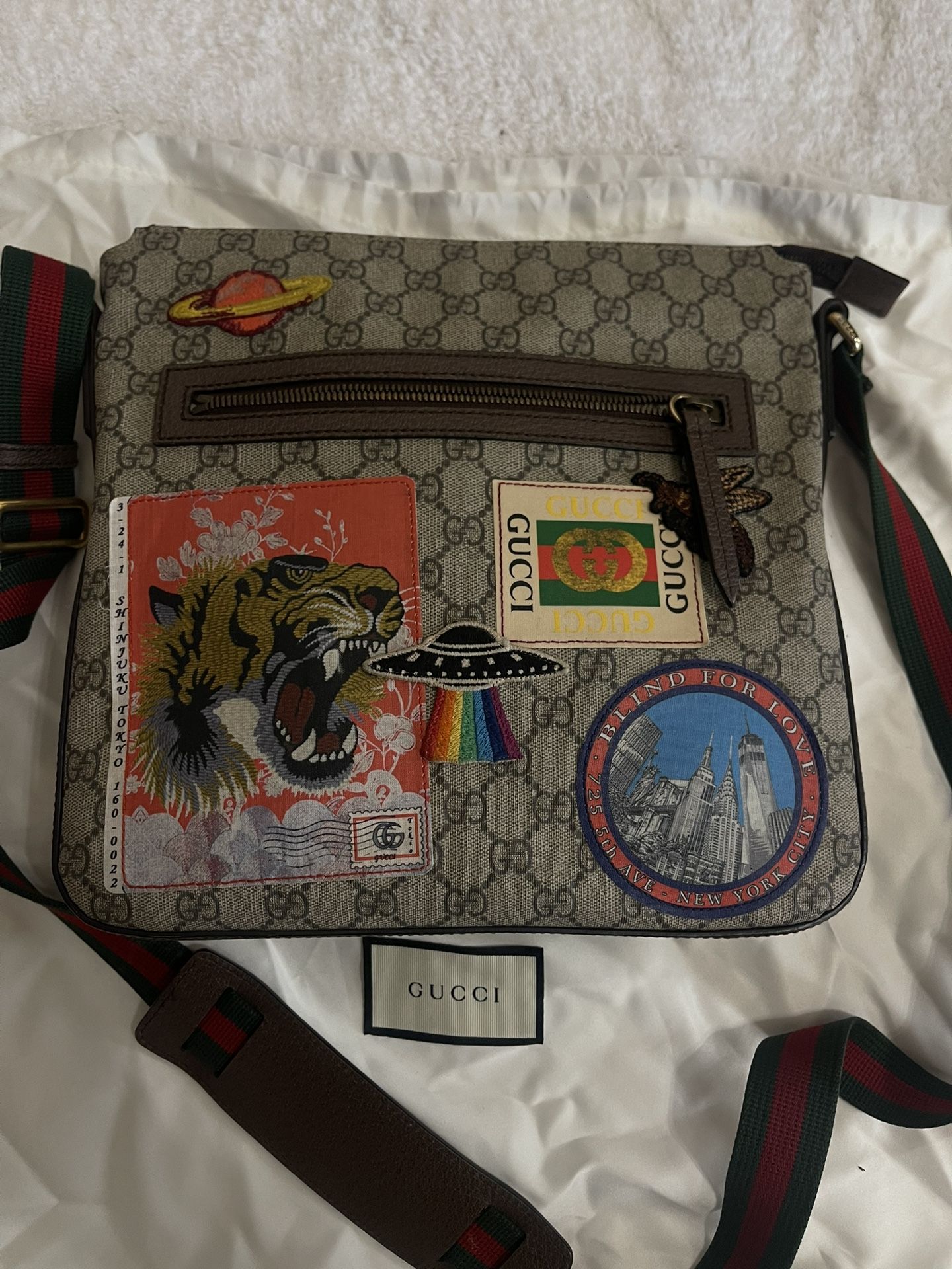 Gucci Supreme Bag With Patches 
