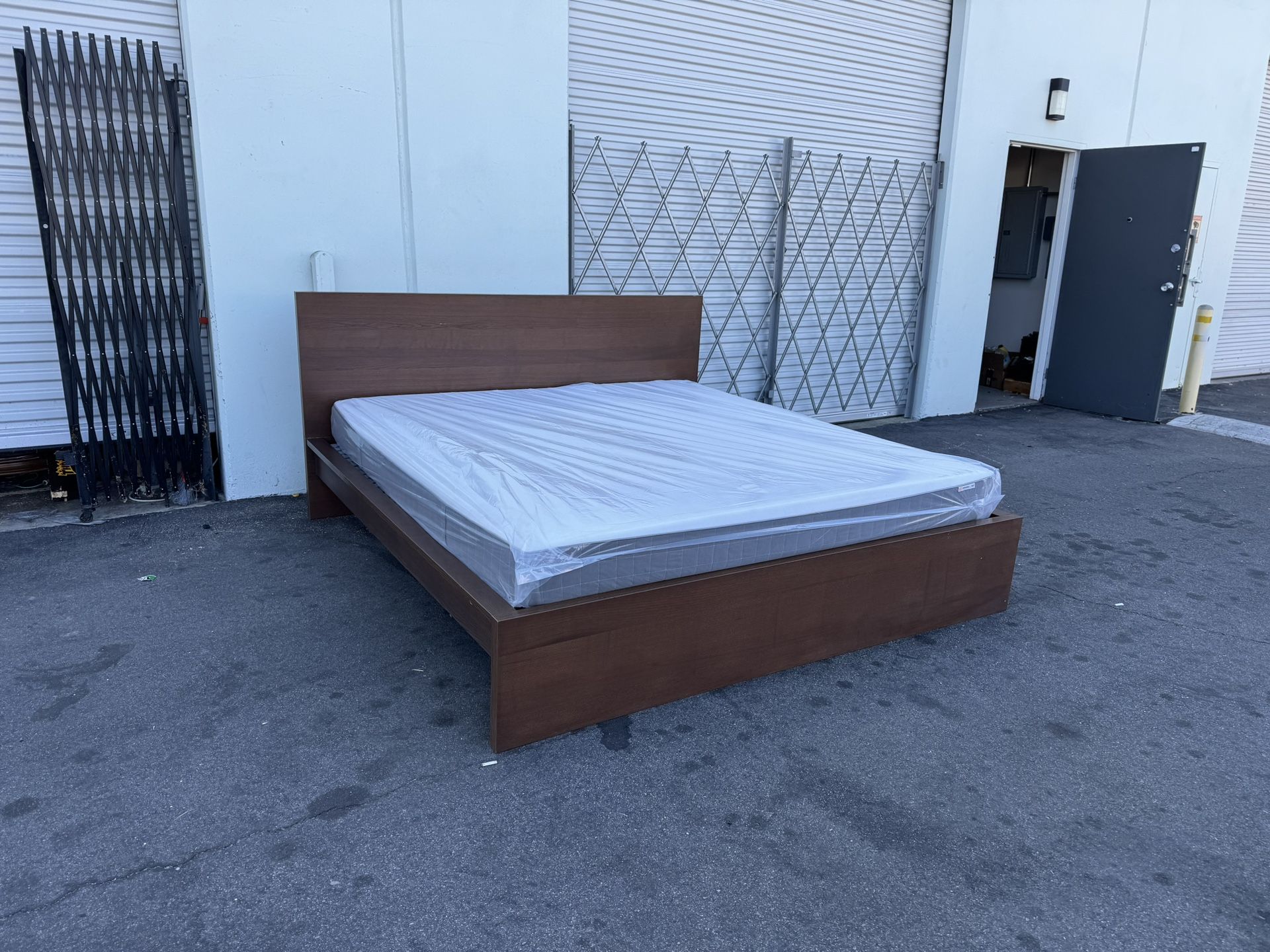 King Bed $360
