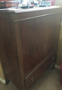 Wood dresser