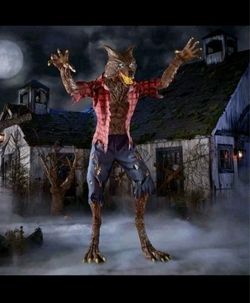Animatronic Giant Life Size Werewolf 9.5’