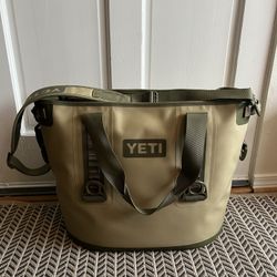 YETI  Hopper 30