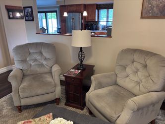 Recliner chairs