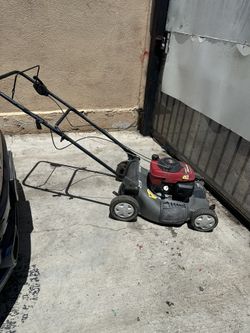 Craftsman Powered By Honda  Self Front Propeler No Bag 