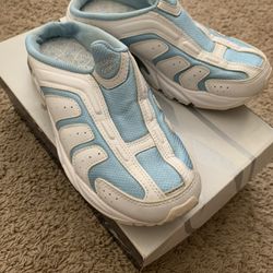 Reebok Size 6 New