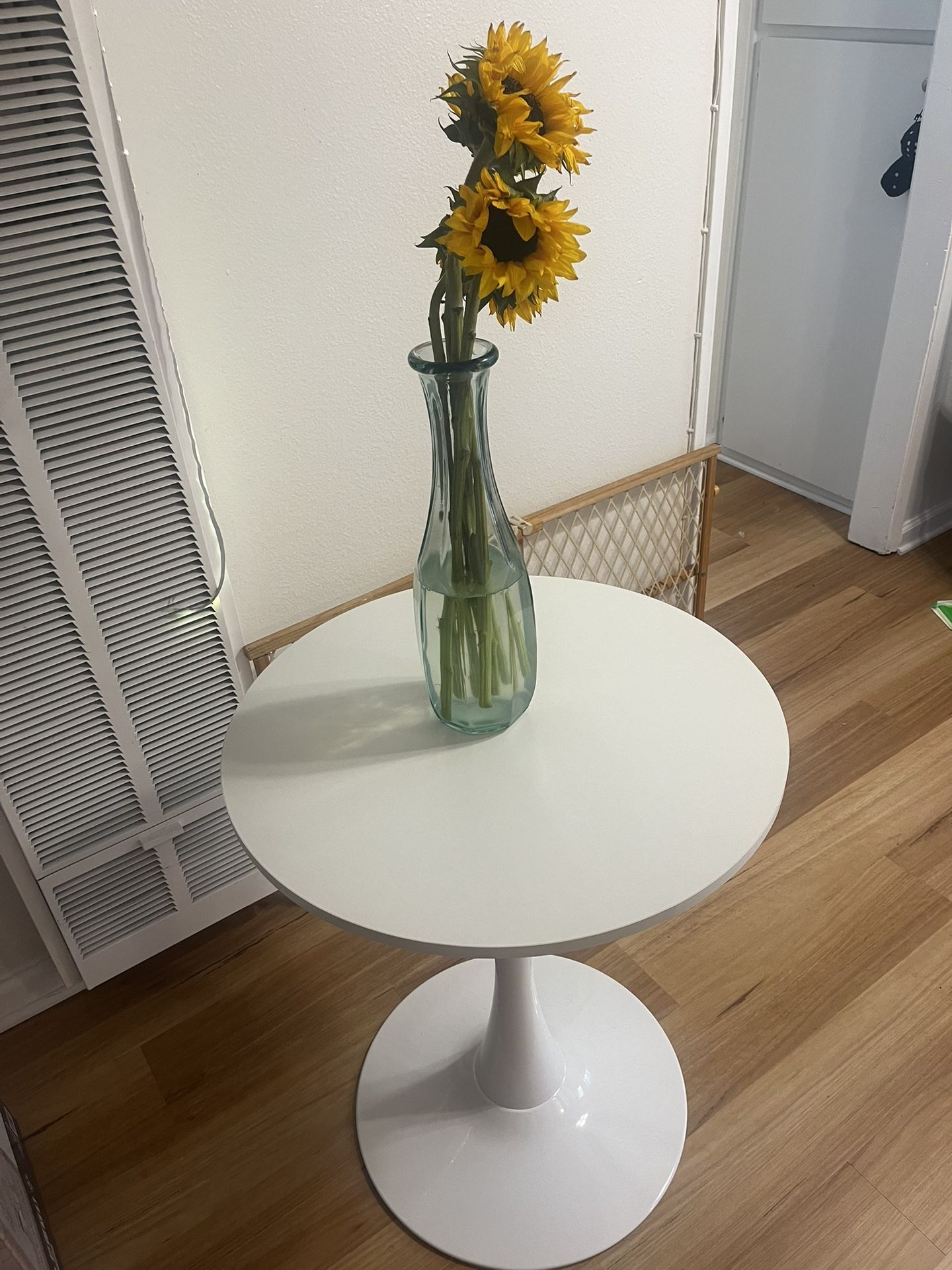 Modern wood tulip table