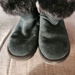 Black Uggs