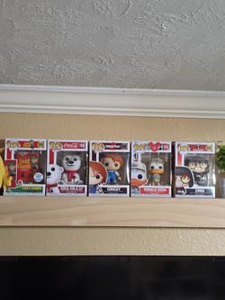 5 Funko Pops