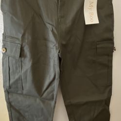 New with Tags Women's High-Waisted Olive Green Cargo Pants - Size Large - For $30 - Firm Price