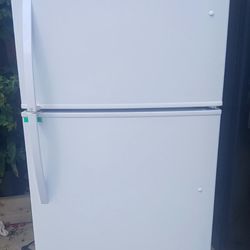 Refrigerator Kenmore Everything Works 2-month Warranty