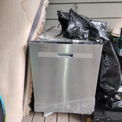 Whirlpool Dishwasher 