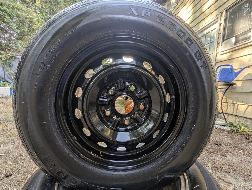 1 Tire P195/70 R14