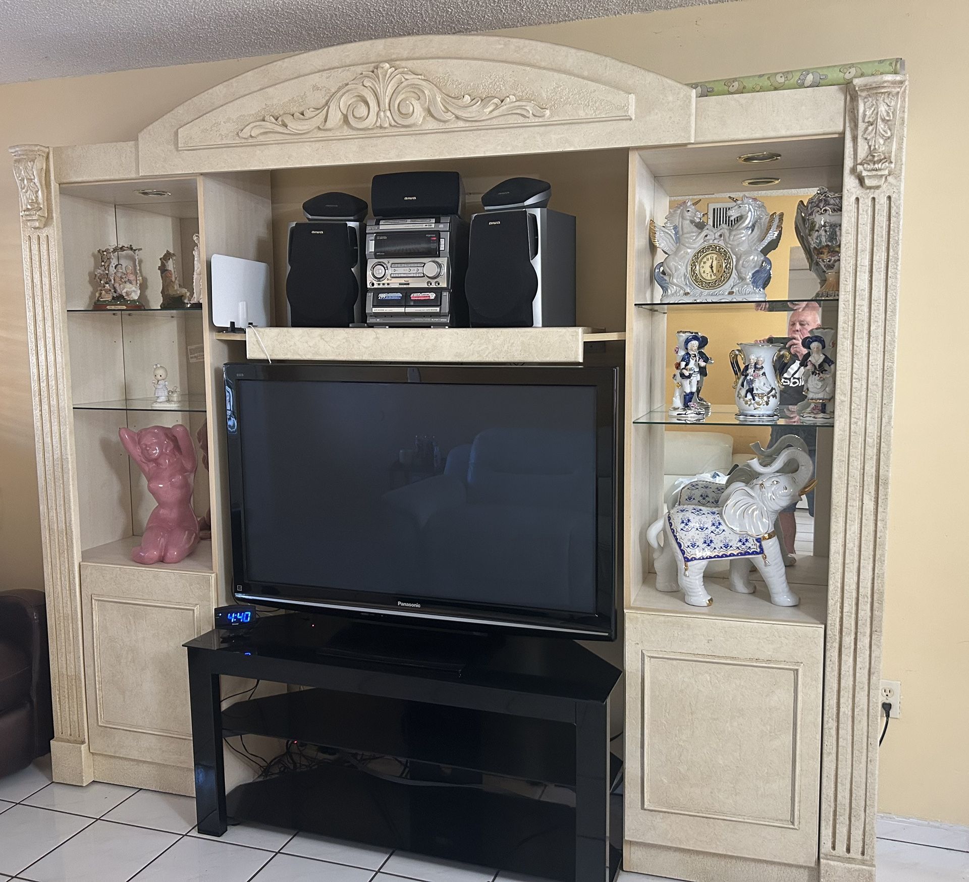 Panasonic TV 55” And Stand Table