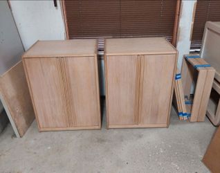 White oak cabinets with shelf natural color (cream colored)