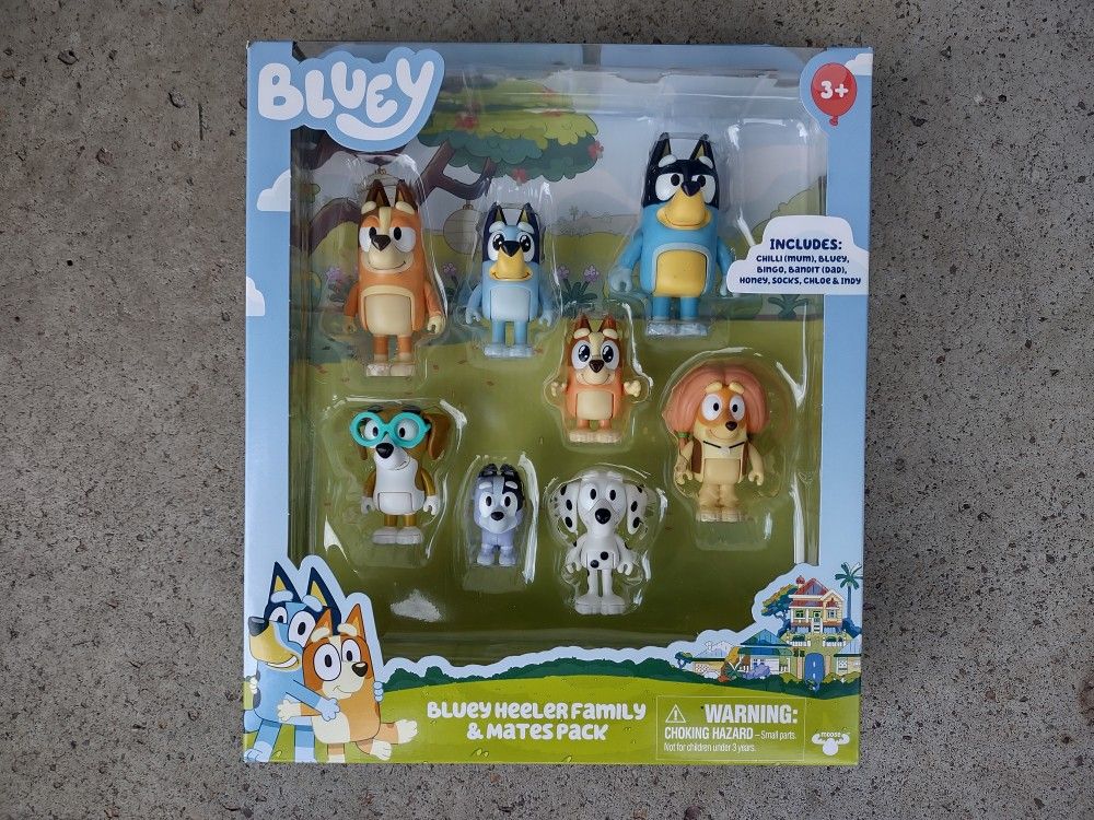 Bluey's Family and Friends 8 Pack 2.5-3 inch Bluey, Bingo, Chilli and Dad, Honey, Socks, Chloe and Indy Figures
