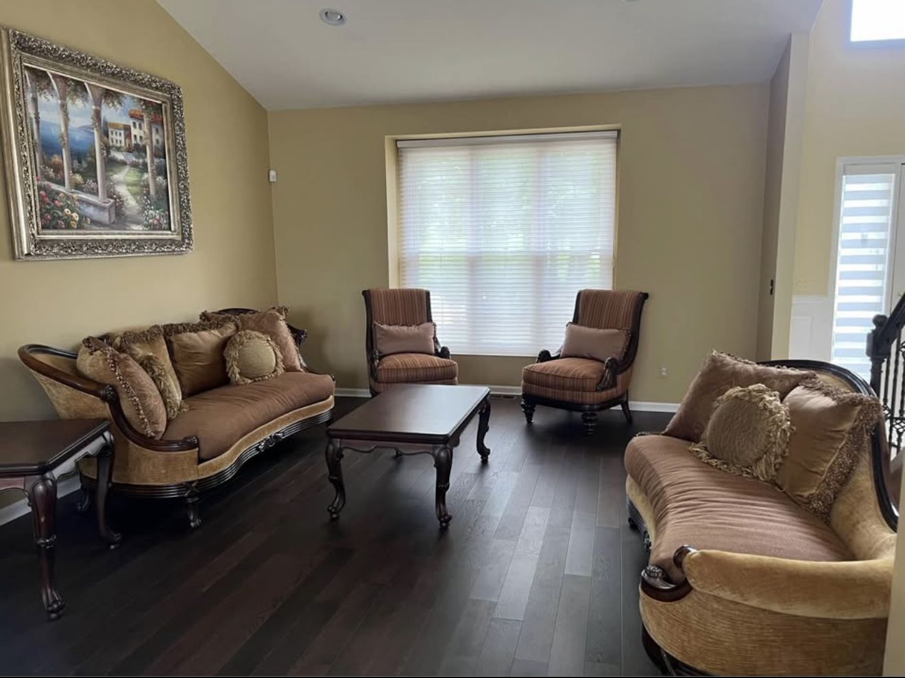 Elegant 7 Piece Furniture Set 