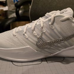 Sabrina 3 Size 11.5 Women's Basketball Shoes