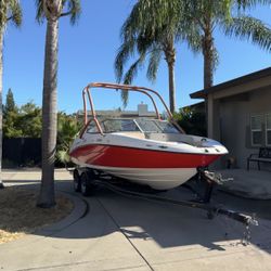 Yamaha SX210 Ski Boat 