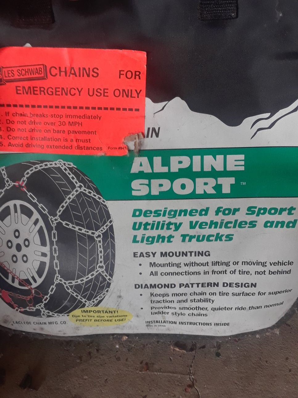 Tire chains never used Les Schwab