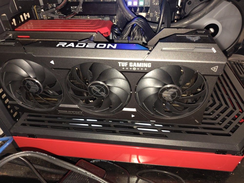 Asus Tuf Radeon Rx 7600 XT