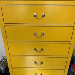 Like-new Yellow 5-Drawer Dresser