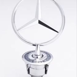 Mercedes Benz Hood  Ornament Sold Separately 