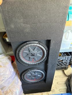 2 kicker 10s With Subwoofer Box For Colorado