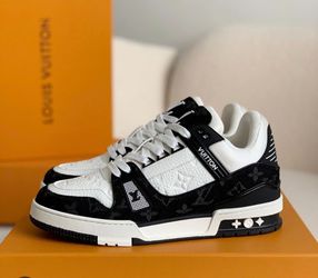 Louis Vuitton Trainer Low-Top Sneakers size 8.5